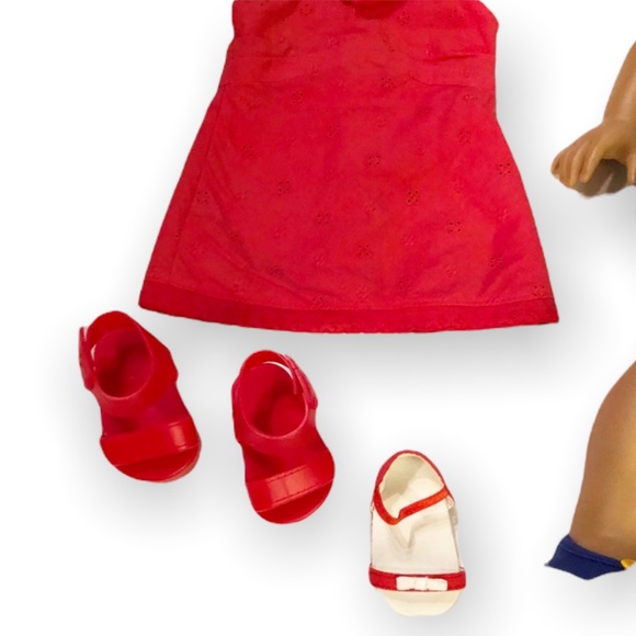 Retired American Girl 2010 Lanie with doll book and 2 outfits - Picture 12 of 15